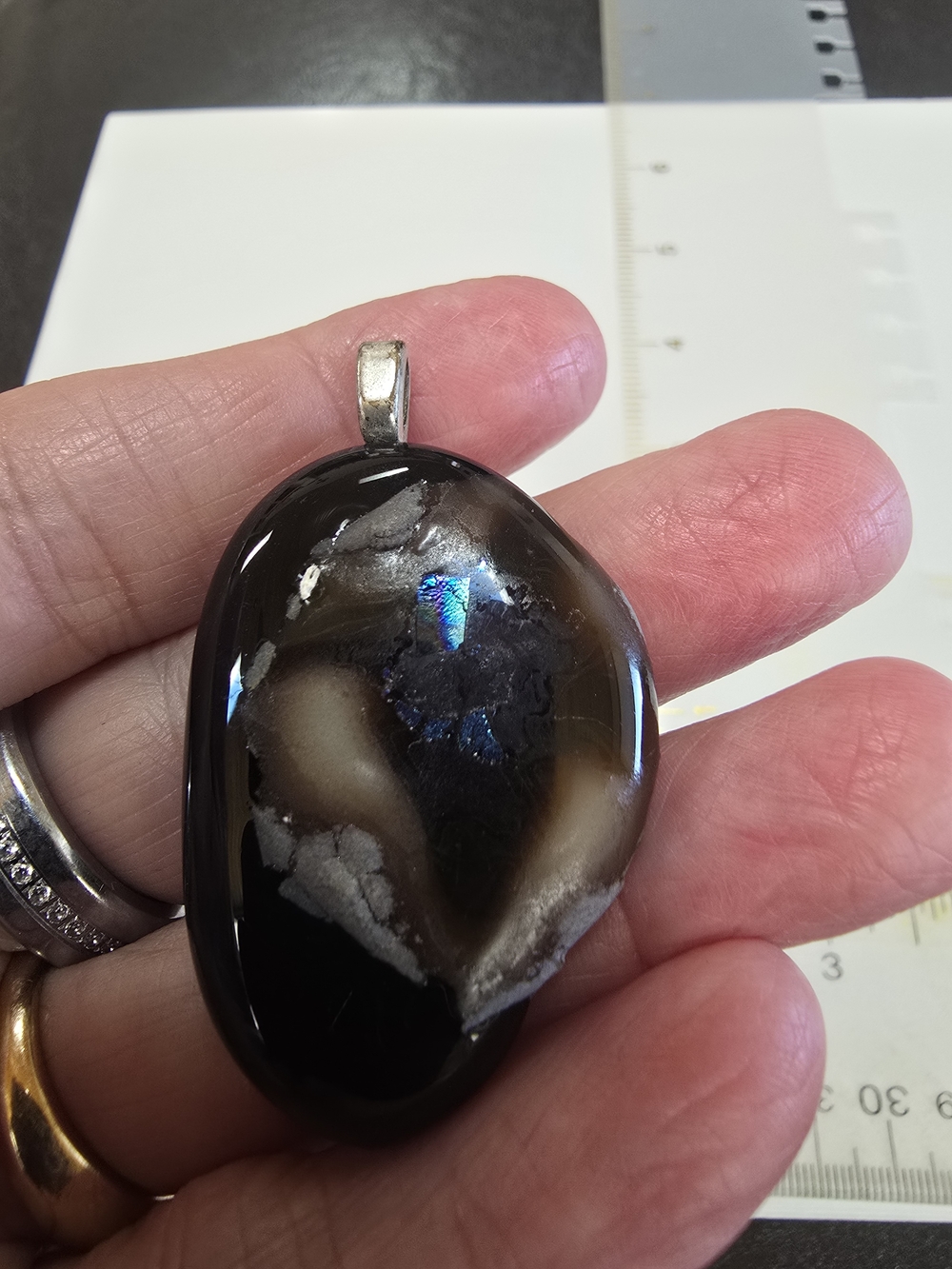 Handcrafted Black and Cream Agate Pendant Necklace - Unbranded